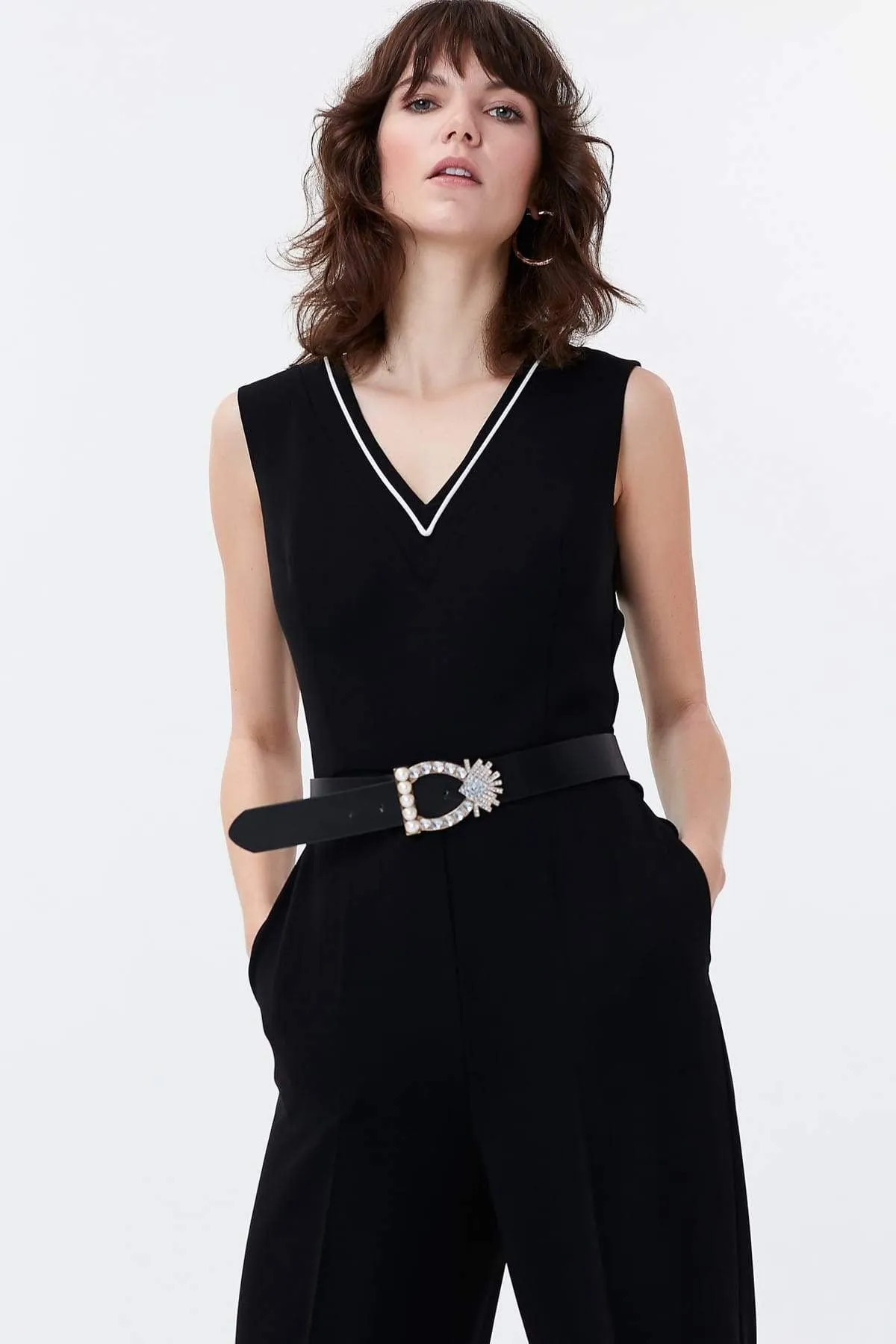 16196 Black Sleeveless Jumpsuit