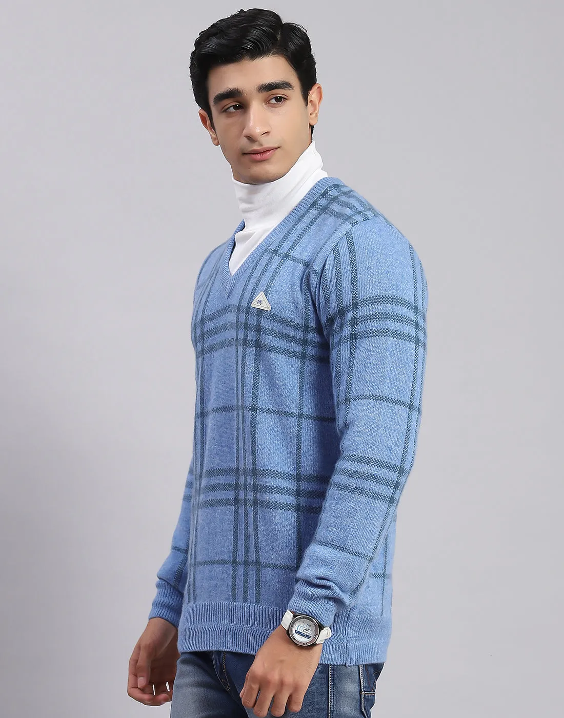 Men Blue Check V Neck Full Sleeve Sweaters/Pullovers
