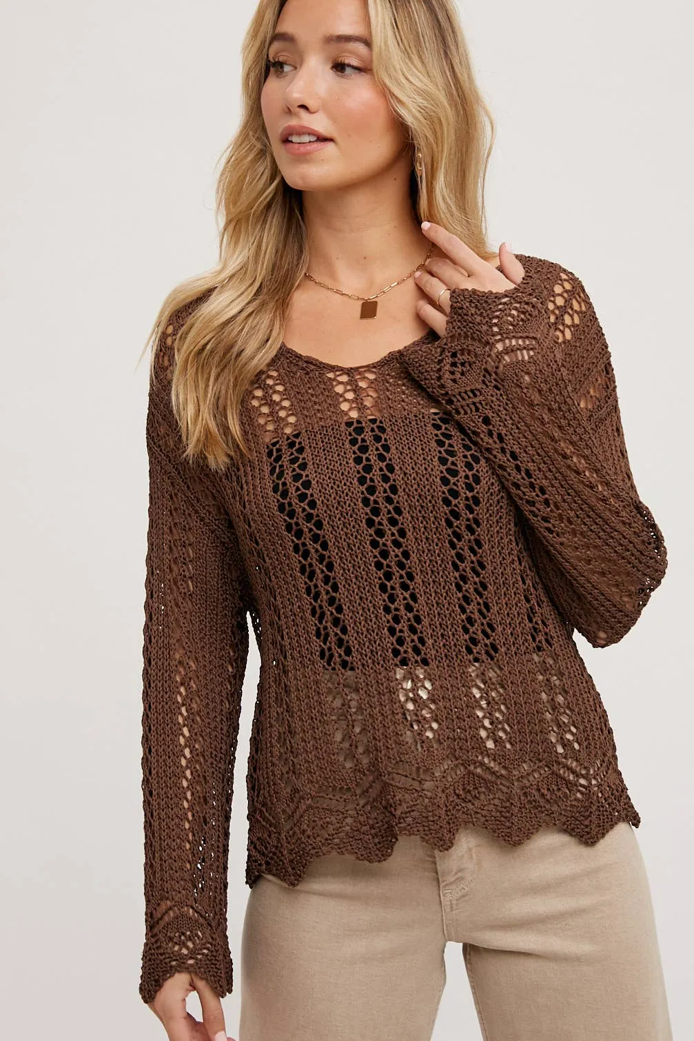 OPEN KNIT V-NECK PULLOVER - Scalloped Hem