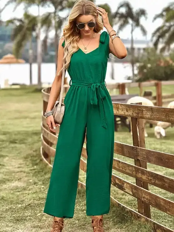 Women’s woven temperament commuting waist slimming sleeveless jumpsuit