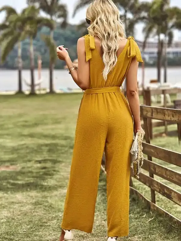 Women’s woven temperament commuting waist slimming sleeveless jumpsuit